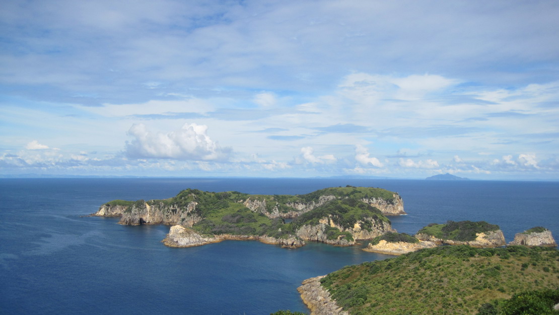 Mokohīnau Island group with Te Hauturu-o-Toi / Little Barrier. 