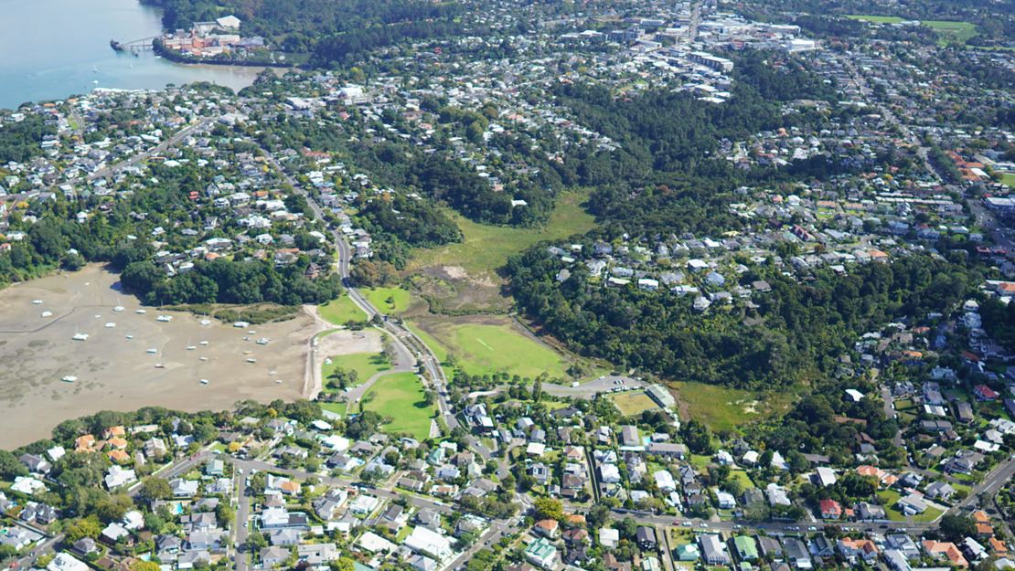 Wai Manawa/Little Shoal Bay. 